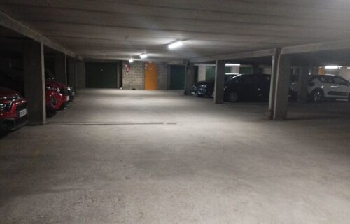 Parking croix de chavaux Berthelot 3 min du métro