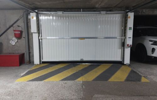 Parking croix de chavaux Berthelot 3 min du métro