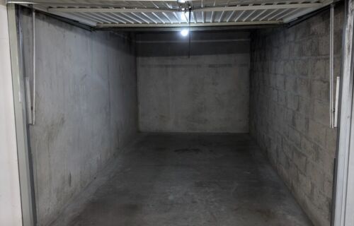 Garage fermé sécurisé avec badge – 10 min Gare Part-Dieu