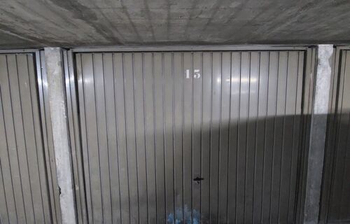 Garage à Lyon 6 proche Charpennes 2.6m de large 5.5m de long
