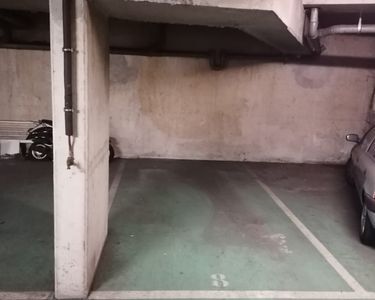 Loue une place de parking au Kremlin Bicetre (94) -