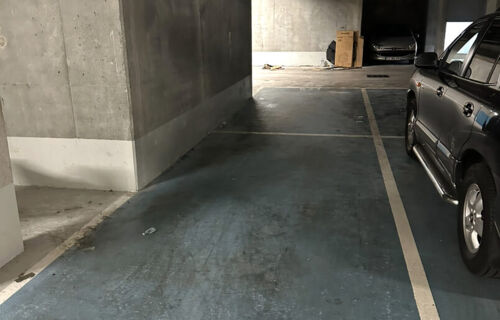 PARKING PROCHE MÉTRO LES AGNETTES