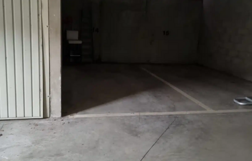 Place de parking fermée à louer – Corbeil-Essonnes (91100), Ile-de-France