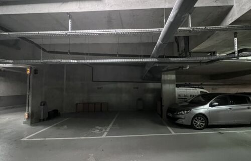 Place de parking sécurisée 12 m² – Puteaux – Rue Arago